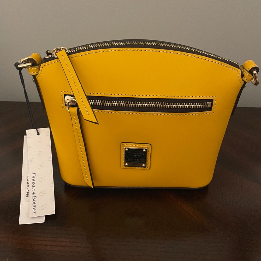 NWT AUTHENTIC Dooney and Bourke crossbody.